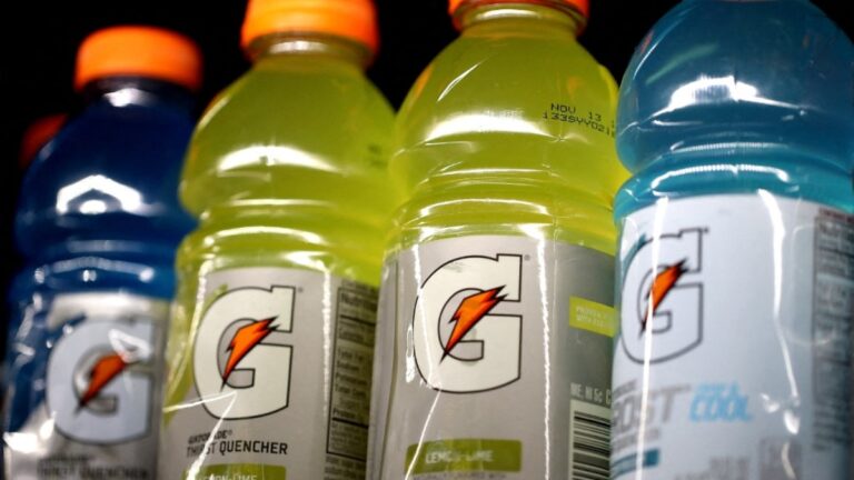 Retiran más de 122 mil cajas de Gatorade del mercado