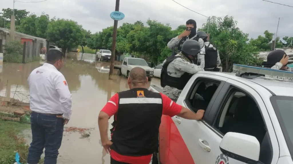 Huracán Simon: despliegan 6 mil 500 elementos en Sinaloa 2 Huracán Simon: despliegan 6 mil 500 elementos en Sinaloa