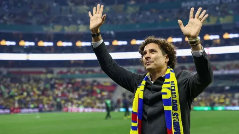 Memo Ochoa recibe homenaje en el Azteca tras derrota del América