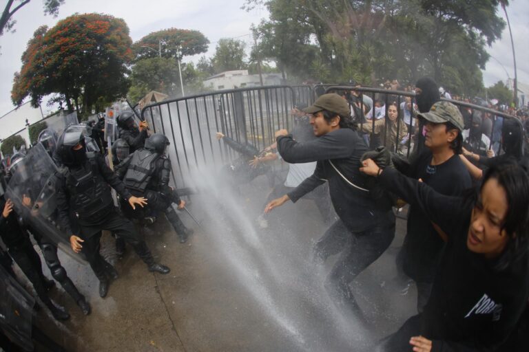 Liberan a solo 18 detenidos tras protesta por agua en Jalisco