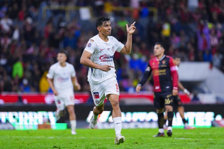 Chivas rescata empate ante Atlas en el clásico tapatío