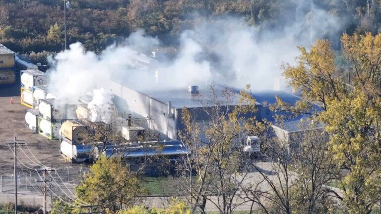 Explosión química en Ohio obliga a evacuar a cientos de residentes