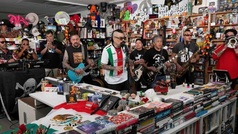 Panteón Rococó lleva mensajes de resistencia a Tiny Desk