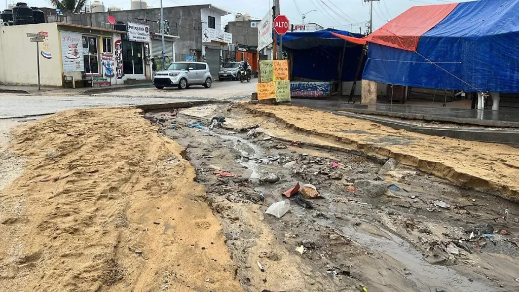 Lluvias de Vance dejan rescates e inundaciones en Los Cabos 1 Lluvias de Vance dejan rescates e inundaciones en Los Cabos