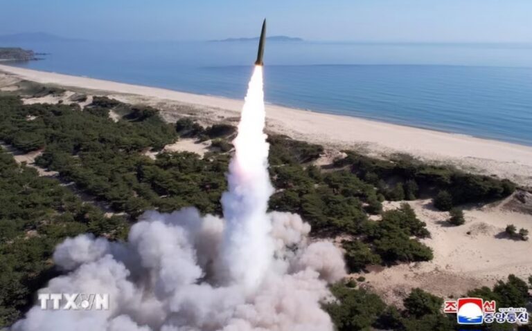 Kim Jong Un supervisa misil norcoreano con IA