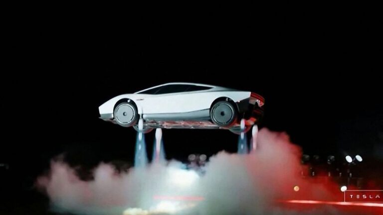 Elon Musk analiza fusionar SpaceX y Tesla