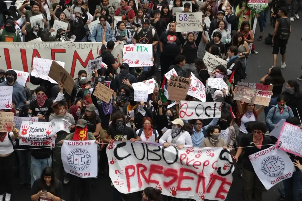 Marcha del 2 de octubre reúne a 8 mil personas 1 Marcha del 2 de octubre reúne a 8 mil personas