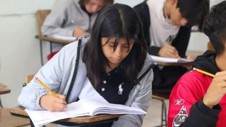 Sheinbaum: observaciones por 592 mdp en becas siguen en revisión