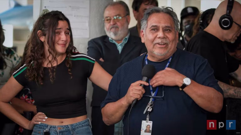 NPR restituye discurso sobre ataques a latinos en Tiny Desk